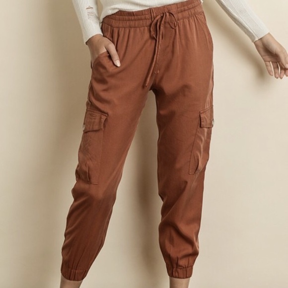 LOWEST Elsie Pocket Jogger Pants in Rust - Picture 2 of 6